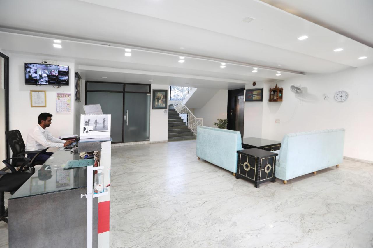 Hotel Aristro Lonavala Extérieur photo