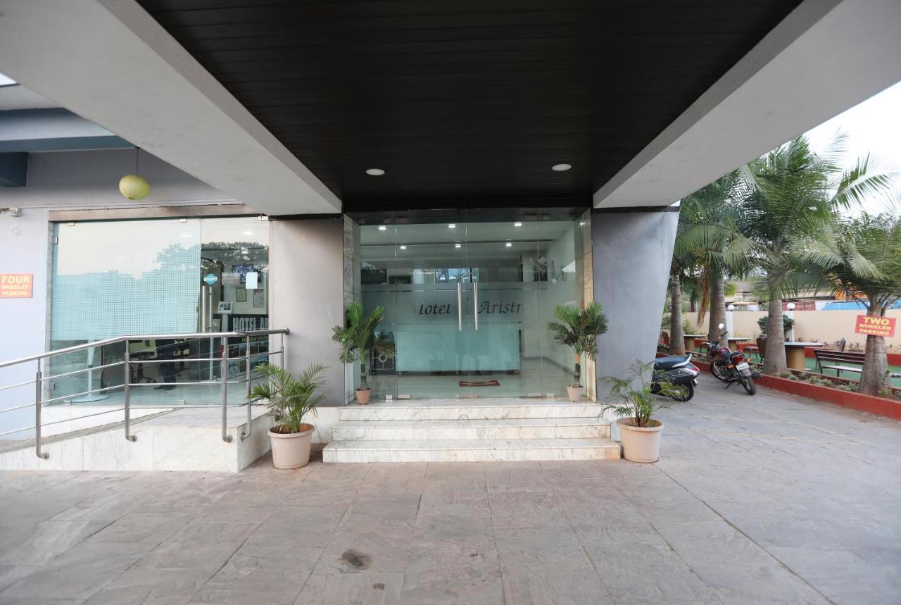 Hotel Aristro Lonavala Extérieur photo