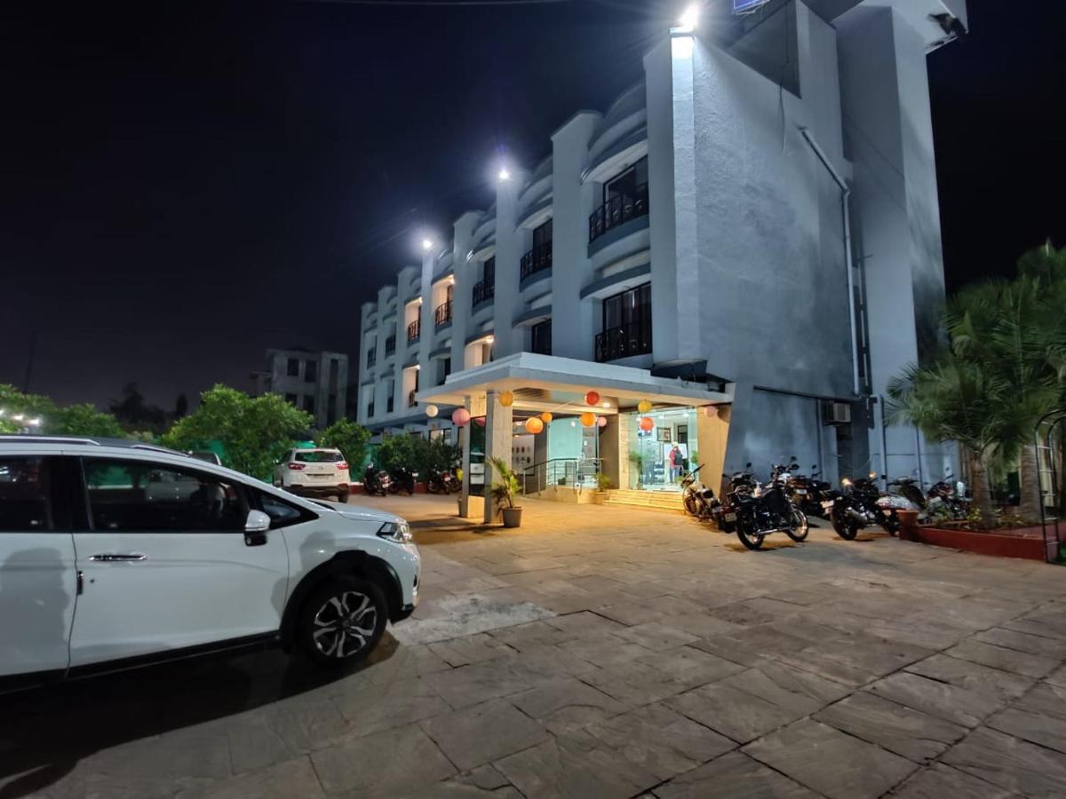 Hotel Aristro Lonavala Extérieur photo