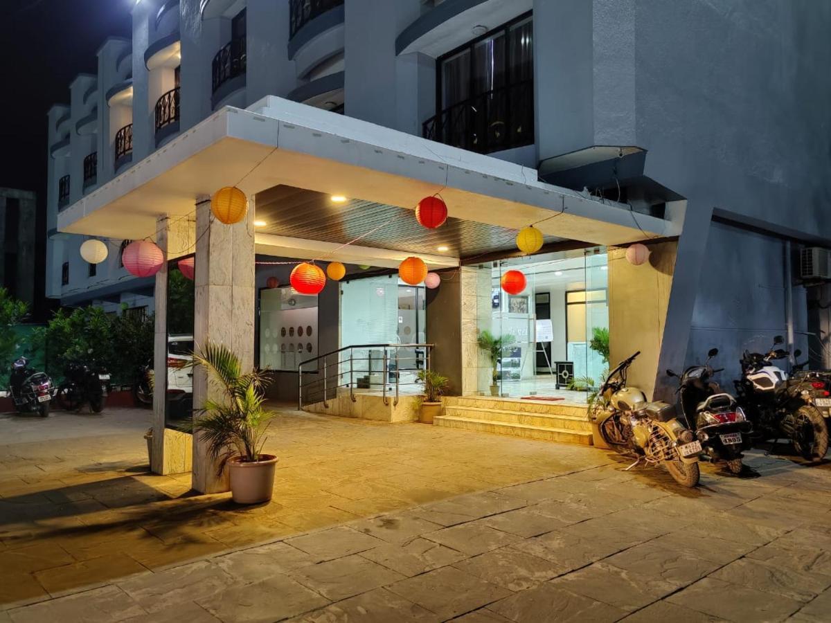 Hotel Aristro Lonavala Extérieur photo