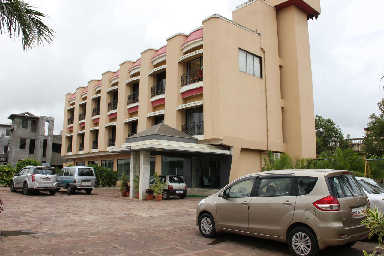Hotel Aristro Lonavala Extérieur photo