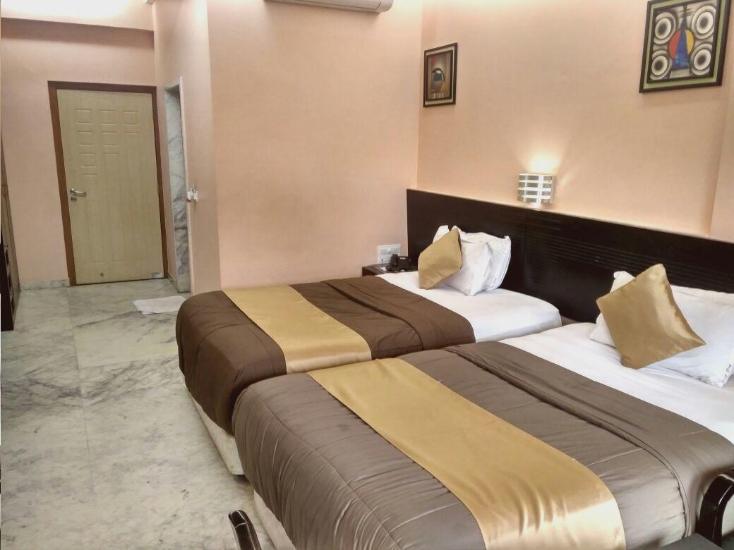 Hotel Aristro Lonavala Extérieur photo